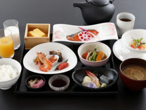 2025-26 Winter<br />
朝食イメージ（2泊目）　和定食<br />
食事会場　2Fレストラン