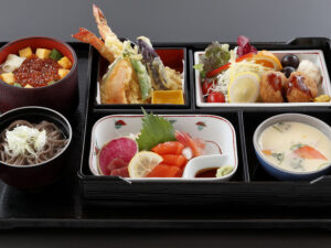 2025-26 Winter　昼食お弁当（お部屋入）<br />
連泊のお客様が対象<br />
前日18：00までの予約制　3,960円税込　<br />
