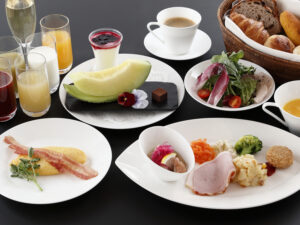 2025-26 Winter<br />
朝食イメージ（1泊目）　洋食セットメニュー<br />
食事会場　2Fレストラン