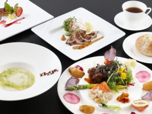 2026 Summer<br />
夕食イメージ　洋食コース料理<br />
食事会場　2Fレストラン<br />
